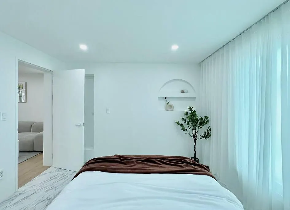 3Room+2Bathroom Hongdae 1Exit ソウル特別市 ヴィラ